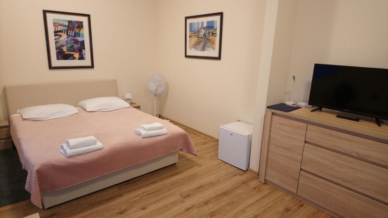 Hotel Mikorzyn Slesin  Ngoại thất bức ảnh